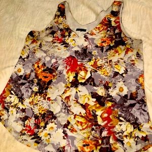 Floral sleeveless lined crepe top